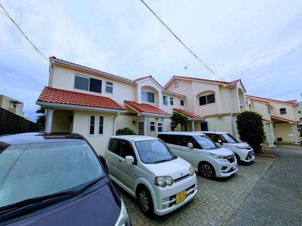 横浜市神奈川区三ツ沢上町のテラスハウス