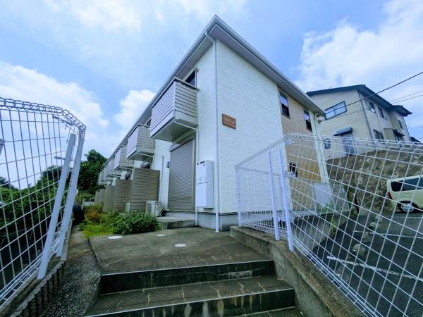 横浜市神奈川区三枚町のテラスハウス