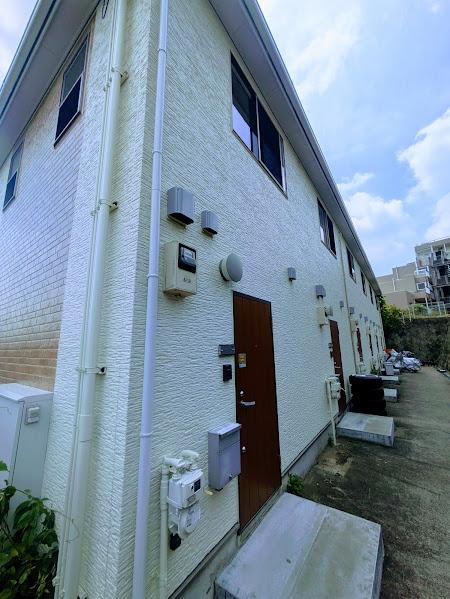 横浜市神奈川区三枚町のテラスハウス