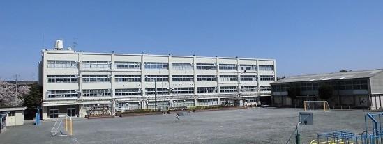 横浜市神奈川区三ツ沢上町のテラスハウス(横浜市立中丸小学校)