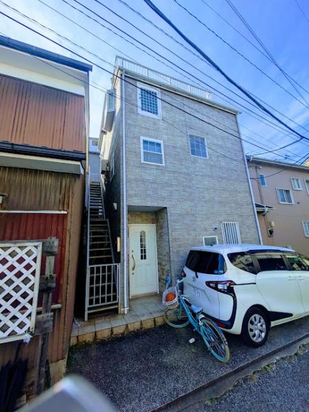 横浜市西区久保町のテラスハウス