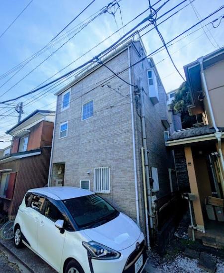 横浜市西区久保町のテラスハウス