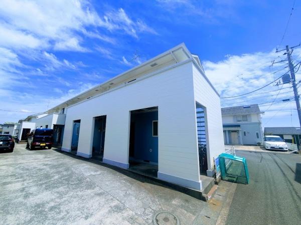 横浜市神奈川区三枚町のアパート