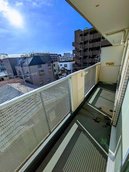 横浜市神奈川区六角橋１丁目のマンション