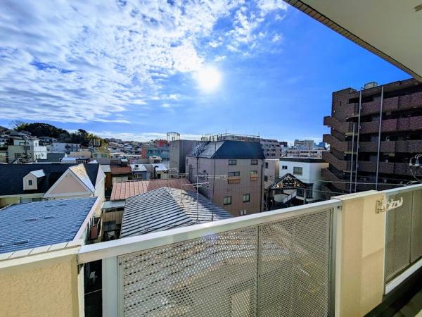 横浜市神奈川区六角橋１丁目のマンション