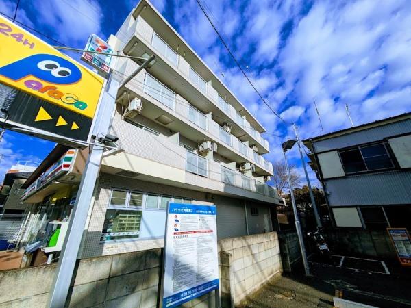 横浜市神奈川区六角橋１丁目のマンション
