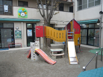 横浜市保土ケ谷区岩間町1丁目のマンション(利正寺保育園)