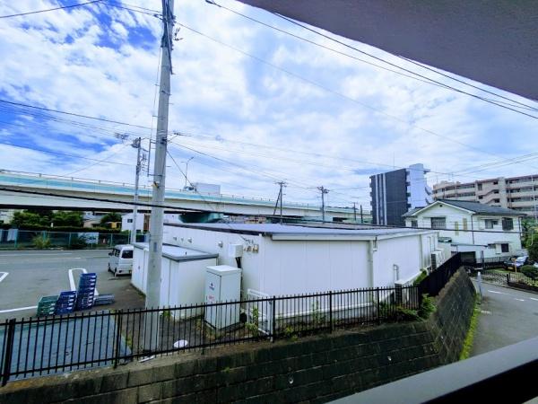 横浜市保土ケ谷区峰沢町のテラスハウス