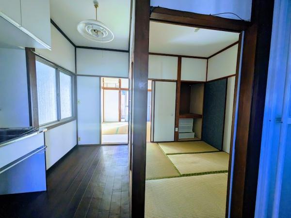 横浜市神奈川区六角橋５丁目のアパート