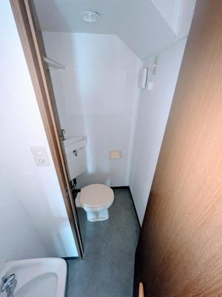 横浜市神奈川区三ツ沢下町の事務所(トイレ)