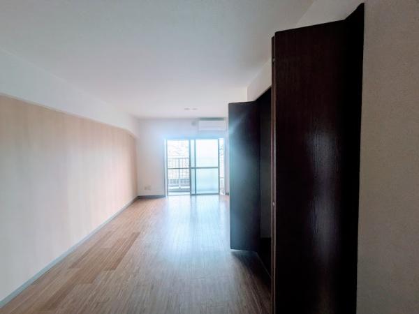 横浜市神奈川区三ツ沢下町の事務所(洋室)