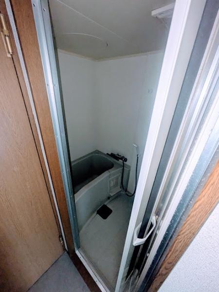 横浜市神奈川区三ツ沢下町の事務所(バス)