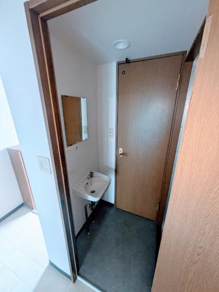 横浜市神奈川区三ツ沢下町の事務所(洗面台・洗面所)