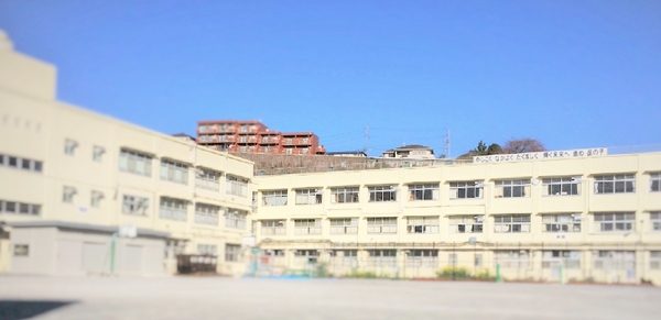 横浜市保土ケ谷区仏向町のアパート(横浜市立星川小学校)