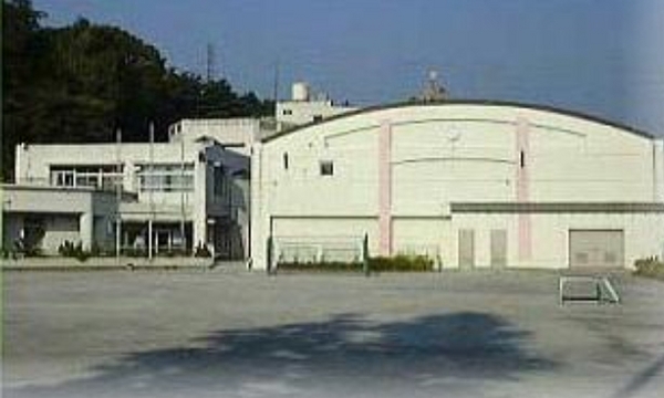 横浜市保土ケ谷区新桜ケ丘１丁目のマンション(横浜市立初音が丘小学校)