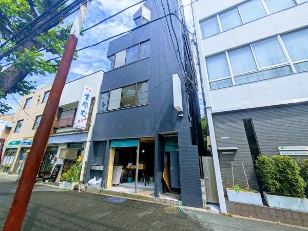 横浜市神奈川区泉町のテラスハウス