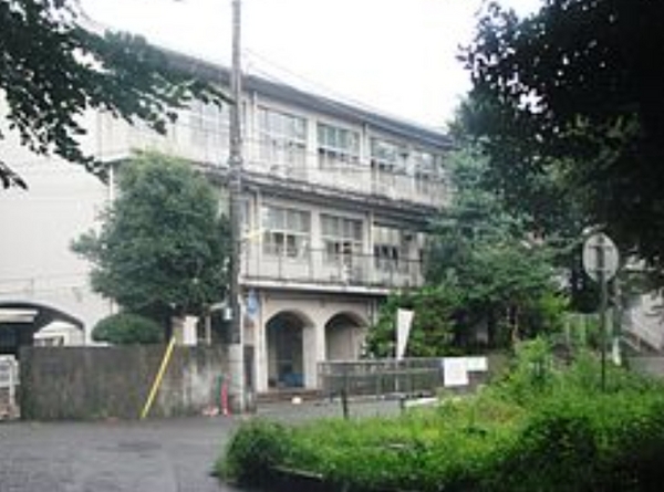 西戸部貸家(横浜市立老松中学校)