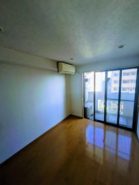 横浜市神奈川区反町1丁目の事務所(洋室)