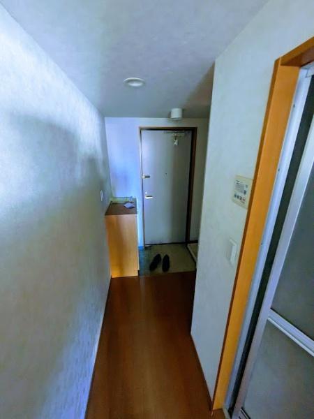 横浜市神奈川区反町1丁目の事務所(玄関)