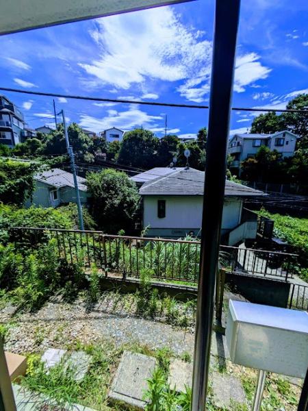 横浜市保土ケ谷区瀬戸ケ谷町のテラスハウス