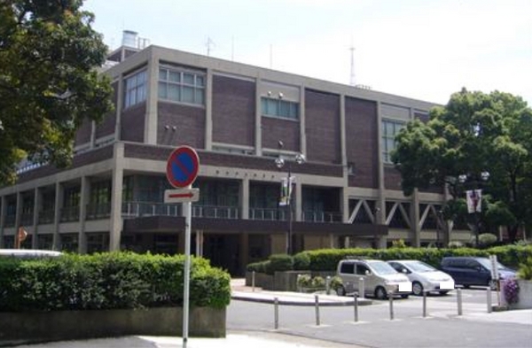横浜市中区宮川町2丁目のマンション(横浜市役所)