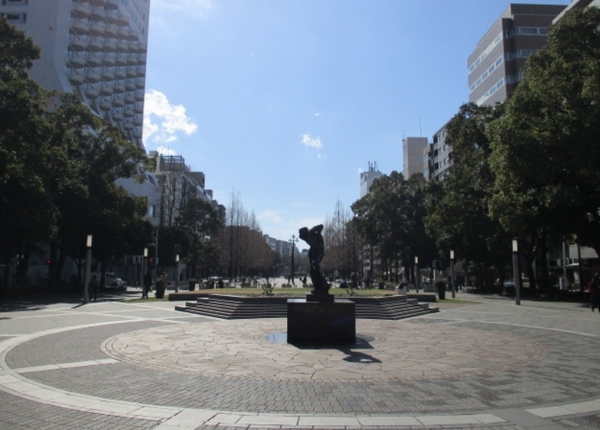 横浜市中区宮川町2丁目のマンション(大通り公園)