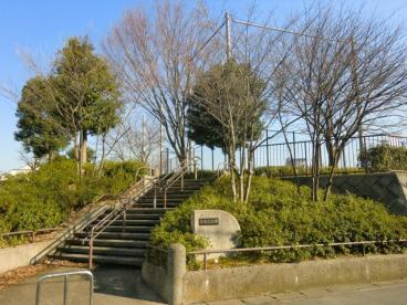 横浜市神奈川区三枚町のアパート(片倉北公園)