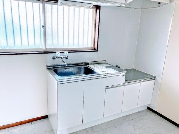 横浜市神奈川区三枚町のアパート