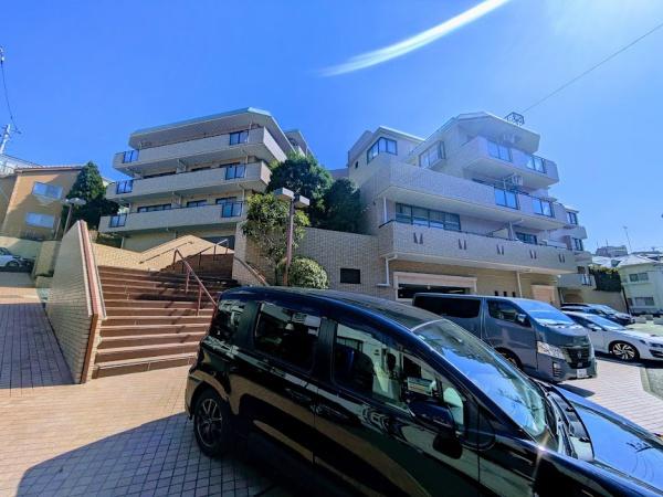 横浜市神奈川区神大寺１丁目のマンション