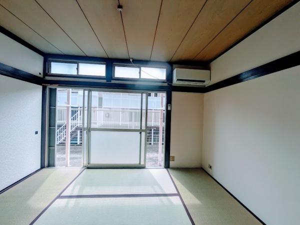 横浜市神奈川区三枚町のアパート