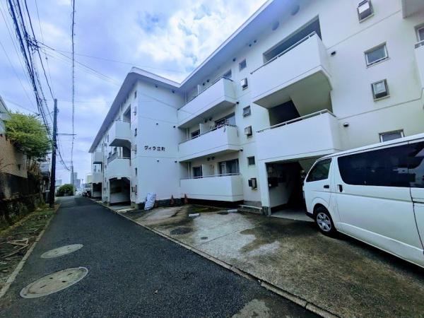 横浜市神奈川区立町のテラスハウス