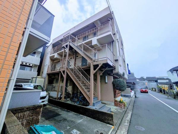 横浜市神奈川区白幡向町のアパート