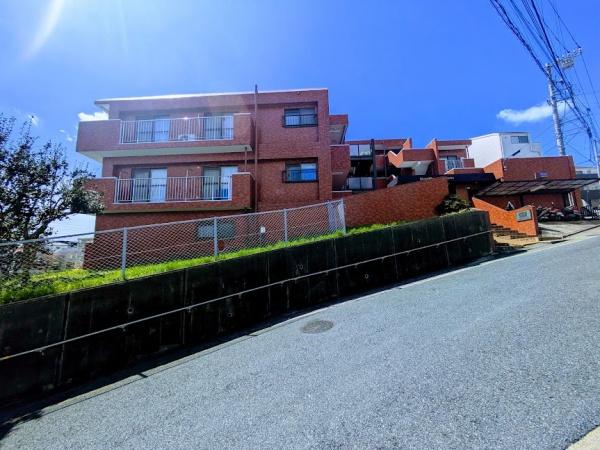 横浜市神奈川区菅田町のマンション