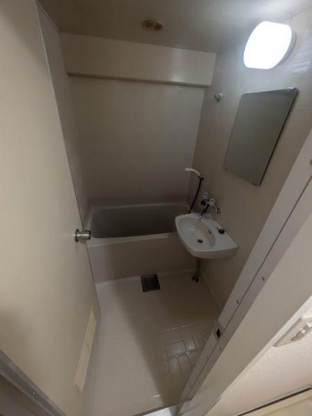 横浜市南区日枝町４丁目のマンション