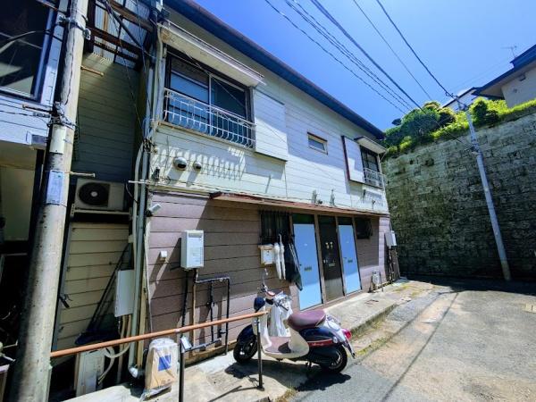 横浜市西区西戸部町１丁目のテラスハウス