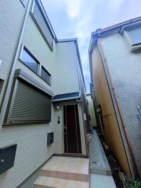 横浜市西区久保町のテラスハウス