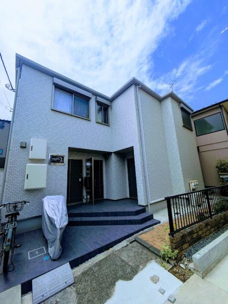 横浜市神奈川区斎藤分町のテラスハウス