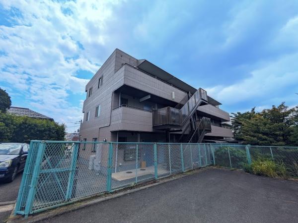 横浜市神奈川区三枚町のマンション