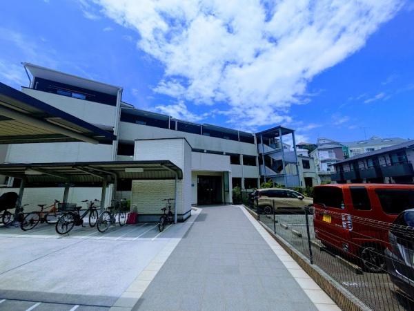 横浜市南区六ツ川２丁目のアパート