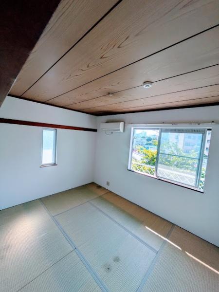 横浜市西区北軽井沢のテラスハウス