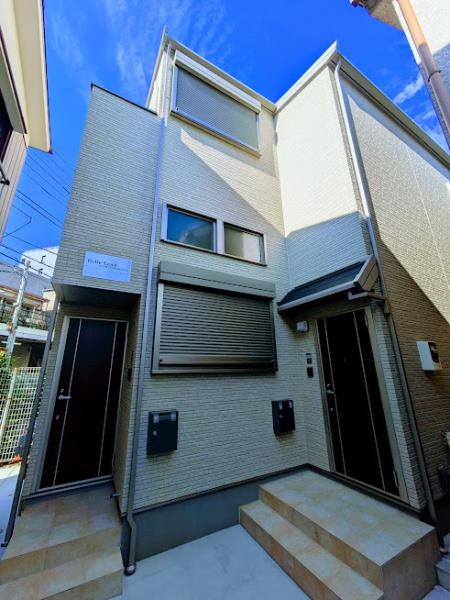 横浜市西区久保町のテラスハウス