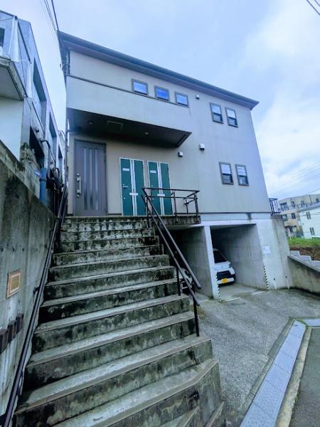 横浜市神奈川区上反町１丁目のアパート