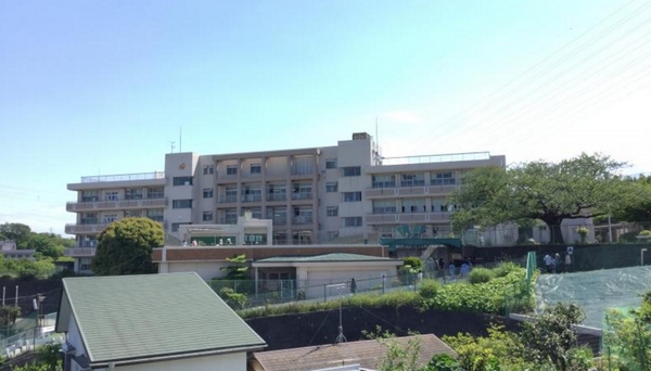 横浜市保土ケ谷区権太坂2丁目のマンション(横浜市立権太坂小学校)