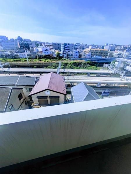 ファーストクラス子安駅