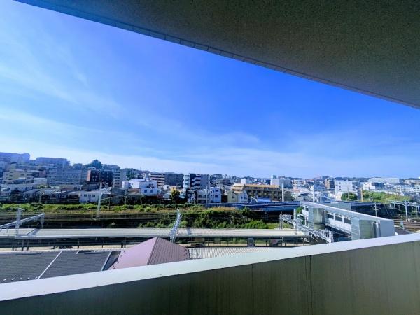 ファーストクラス子安駅
