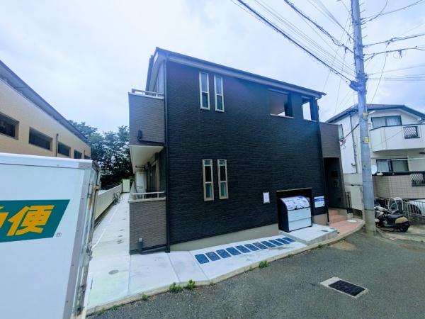 横浜市西区東久保町のアパート