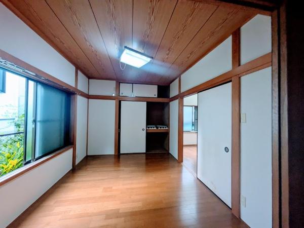 横浜市西区東久保町のアパート