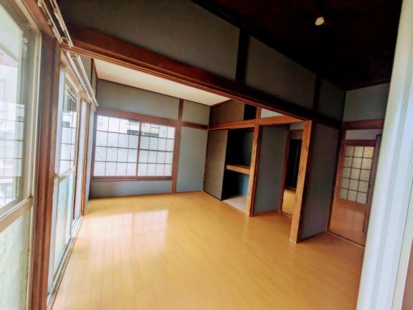 横浜市神奈川区菅田町の貸家