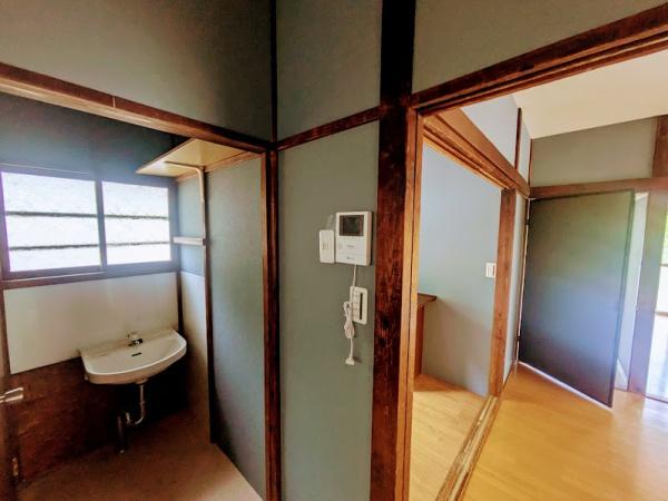 横浜市神奈川区菅田町の貸家