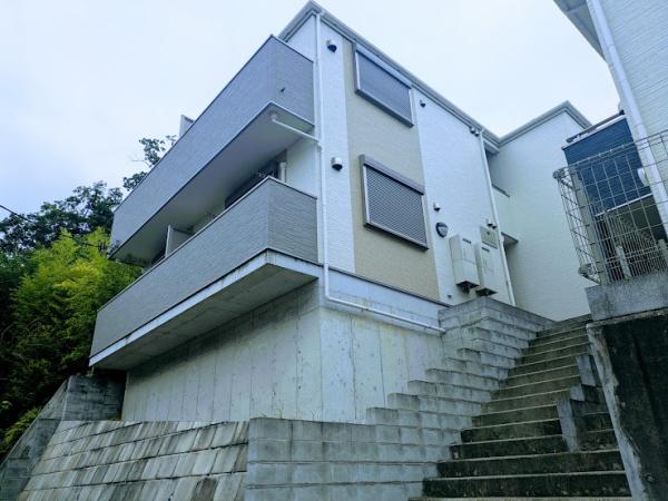 横浜市南区永田東１丁目のアパート